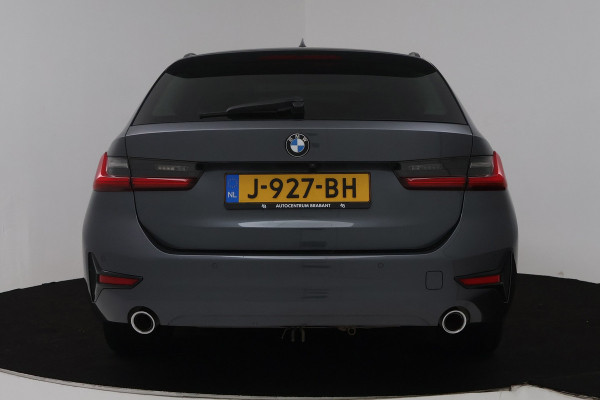 BMW 3 Serie Touring 318i High Executive Edition (PANORAMADAK, TREKHAAK, STOELVERWARMING, CAMERA, NAVIGATIE, PARKEERSENSOREN)