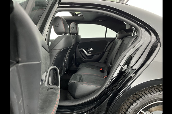 Mercedes-Benz A-Klasse 250 e AMG Limited Business Solution (Plug-In) (INCL-BTW) *PANO | LEATHER-MICROFIBRE | FULL-LED | AMBIENTLIGHT | HEATED-SPORTSEATS | WIDESCREEN-COCKPIT | DAB+ | NAVI-FULLMAP | CAMERA | PRIVACYGLASS | 18''ALU*