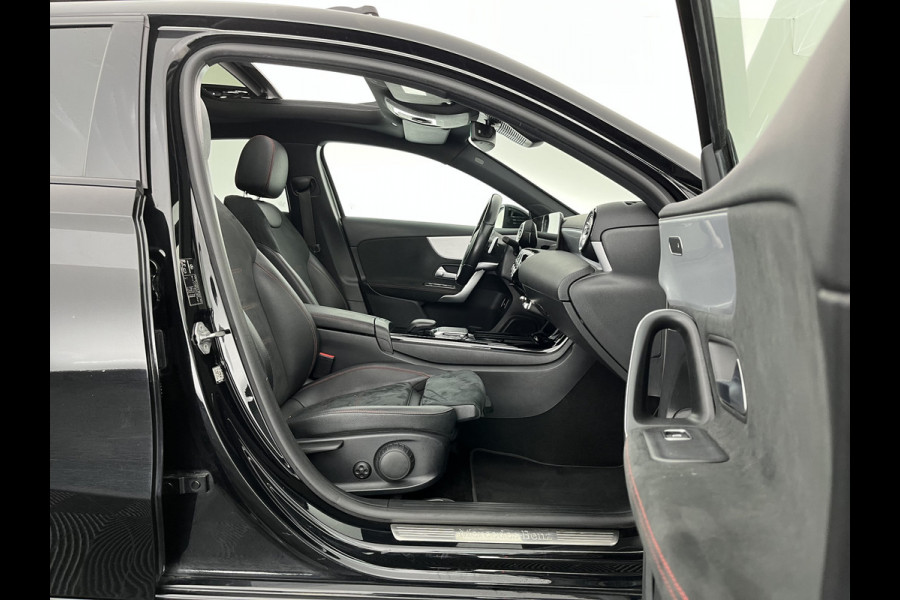 Mercedes-Benz A-Klasse 250 e AMG Limited Business Solution (Plug-In) (INCL-BTW) *PANO | LEATHER-MICROFIBRE | FULL-LED | AMBIENTLIGHT | HEATED-SPORTSEATS | WIDESCREEN-COCKPIT | DAB+ | NAVI-FULLMAP | CAMERA | PRIVACYGLASS | 18''ALU*
