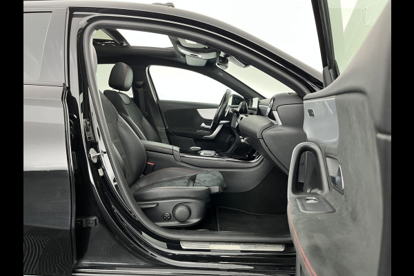 Mercedes-Benz A-Klasse 250 e AMG Limited Business Solution (Plug-In) (INCL-BTW) *PANO | LEATHER-MICROFIBRE | FULL-LED | AMBIENTLIGHT | HEATED-SPORTSEATS | WIDESCREEN-COCKPIT | DAB+ | NAVI-FULLMAP | CAMERA | PRIVACYGLASS | 18''ALU*