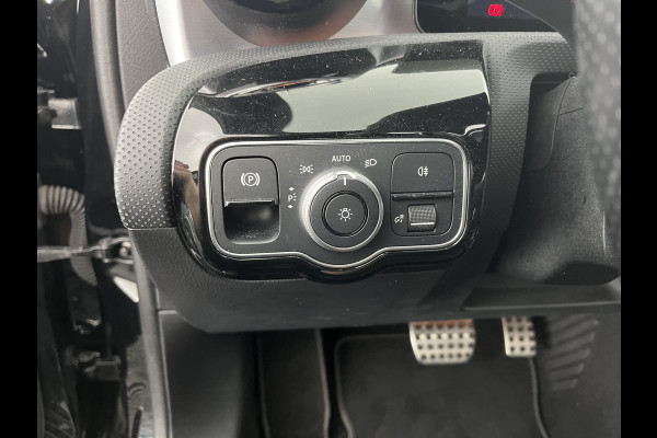 Mercedes-Benz A-Klasse 250 e AMG Limited Business Solution (Plug-In) (INCL-BTW) *PANO | LEATHER-MICROFIBRE | FULL-LED | AMBIENTLIGHT | HEATED-SPORTSEATS | WIDESCREEN-COCKPIT | DAB+ | NAVI-FULLMAP | CAMERA | PRIVACYGLASS | 18''ALU*