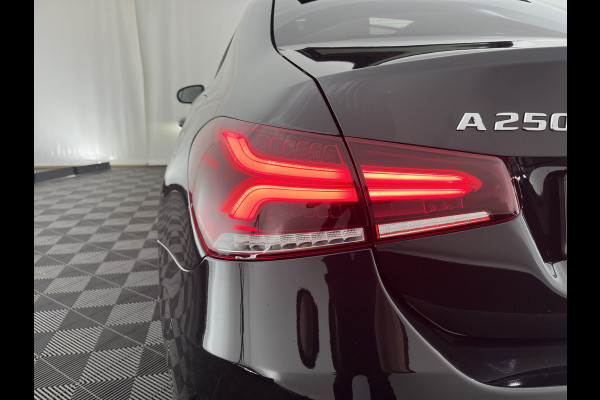 Mercedes-Benz A-Klasse 250 e AMG Limited Business Solution (Plug-In) (INCL-BTW) *PANO | LEATHER-MICROFIBRE | FULL-LED | AMBIENTLIGHT | HEATED-SPORTSEATS | WIDESCREEN-COCKPIT | DAB+ | NAVI-FULLMAP | CAMERA | PRIVACYGLASS | 18''ALU*