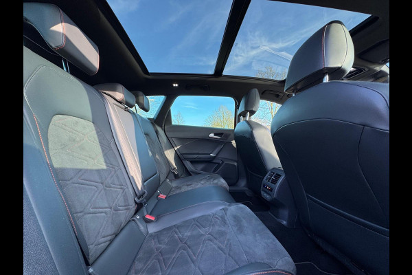 Seat Leon Sportstourer 1.0 eTSI AUTOMAAT FR Business Intense, VOL OPTIES, panoramadak, dealer onderhoud,trekhaak, 1 e eig, NL auto