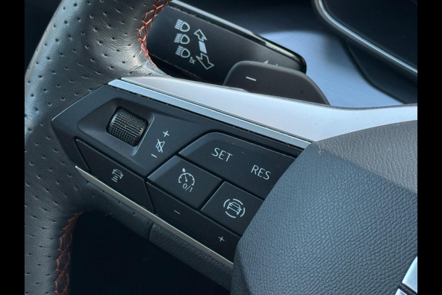 Seat Leon Sportstourer 1.0 eTSI AUTOMAAT FR Business Intense, VOL OPTIES, panoramadak, dealer onderhoud,trekhaak, 1 e eig, NL auto