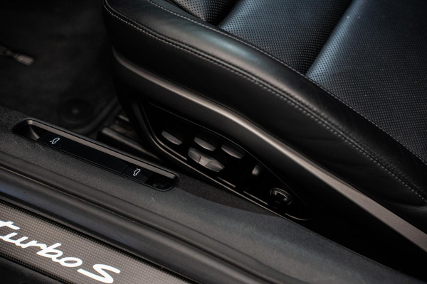 Porsche 911 3.8 Turbo S *Keramisch / Burmester / Lift-Systeem / Carbon / Stoelventilatie / Nachtzicht / Vierwielbesturing*