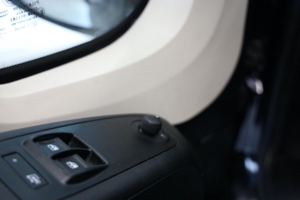 Citroën Jumper 2.2 BlueHDi ZWART 120PK BJ 2024 L2/H1 TREKHAAK AIRCO CAMERA CRUISE CONTROL LEASE V/A €99,- p.m. INRUIL MOGELIJK