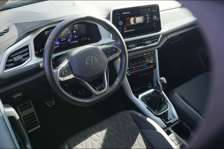 Volkswagen T-Roc 115PK Life GOAL Edition ALLSEASONS | STOELVERWARMING | PARK.SENS