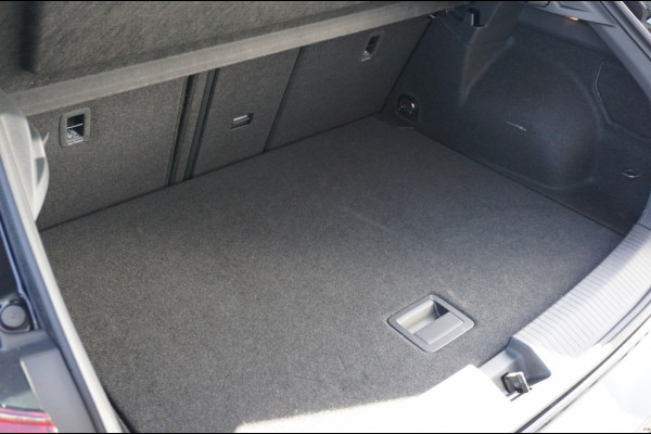 Volkswagen T-Roc 115PK Life GOAL Edition ALLSEASONS | STOELVERWARMING | PARK.SENS