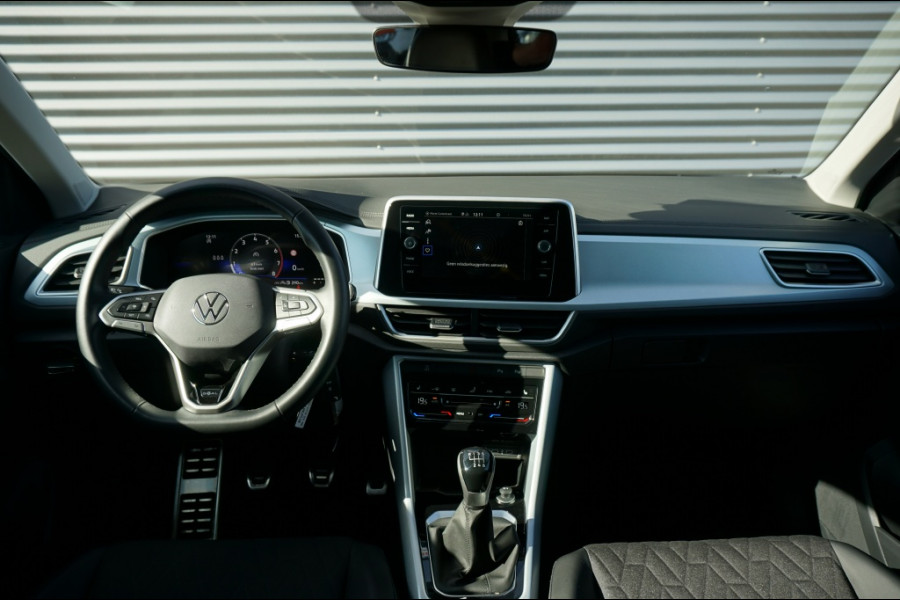 Volkswagen T-Roc 115PK Life GOAL Edition ALLSEASONS | STOELVERWARMING | PARK.SENS