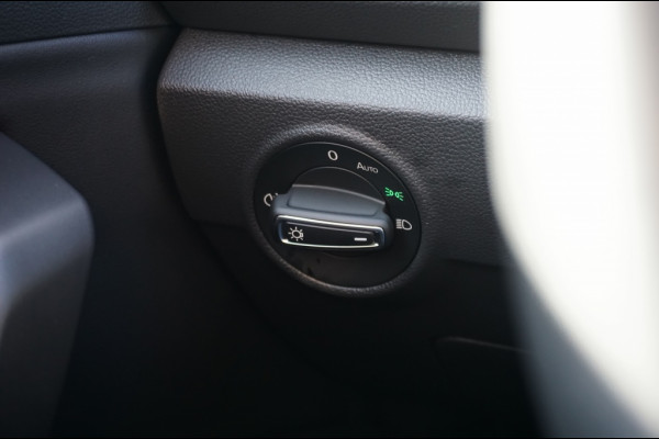 Volkswagen T-Roc 115PK Life GOAL Edition ALLSEASONS | STOELVERWARMING | PARK.SENS