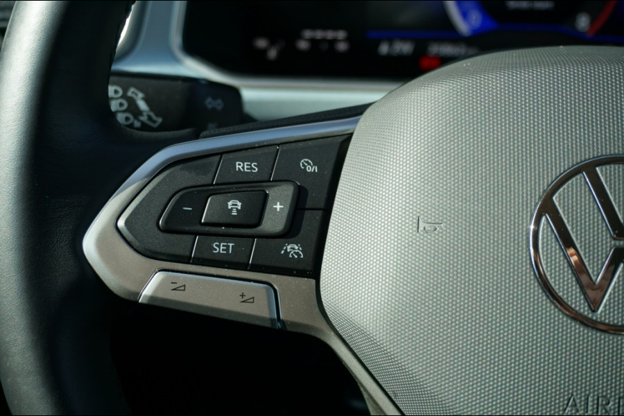 Volkswagen T-Roc 115PK Life GOAL Edition ALLSEASONS | STOELVERWARMING | PARK.SENS