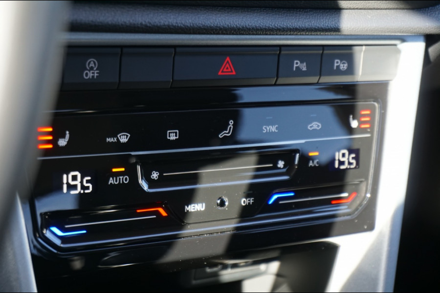 Volkswagen T-Roc 115PK Life GOAL Edition ALLSEASONS | STOELVERWARMING | PARK.SENS