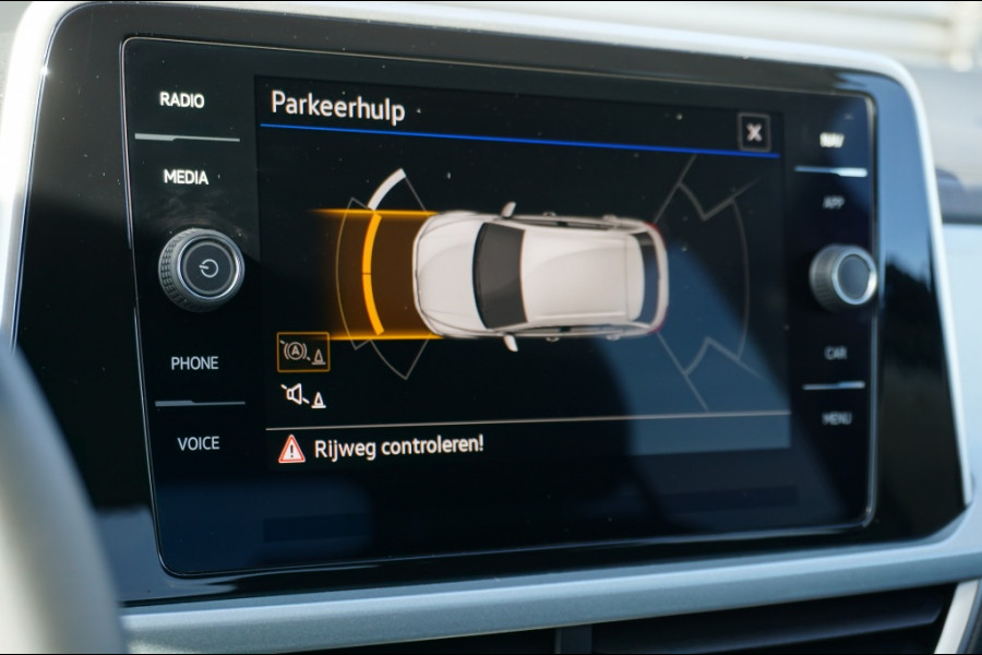 Volkswagen T-Roc 115PK Life GOAL Edition ALLSEASONS | STOELVERWARMING | PARK.SENS