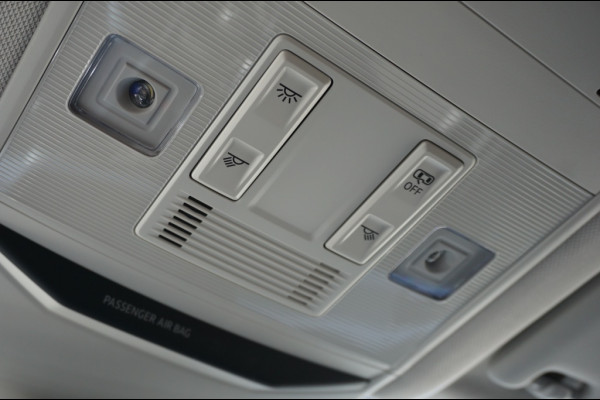 Volkswagen T-Roc 115PK Life GOAL Edition ALLSEASONS | STOELVERWARMING | PARK.SENS