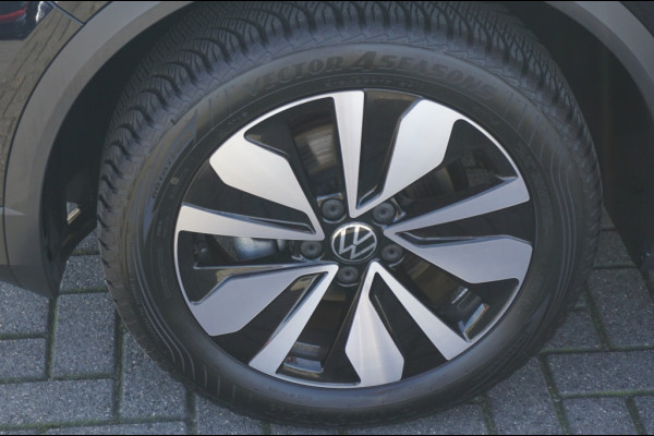 Volkswagen T-Roc 115PK Life GOAL Edition ALLSEASONS | STOELVERWARMING | PARK.SENS