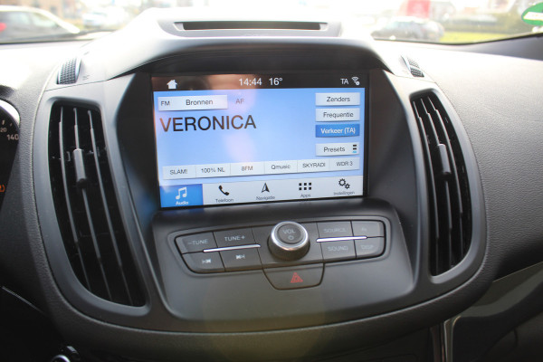 Ford Kuga 1.5 EcoBoost ST Line , 180pk , AWD , 1800kg Trekgewicht Climate control , Navigatie , Camera , Trekhaak Panorama/schuif kantel dak , Dealeronderhouden