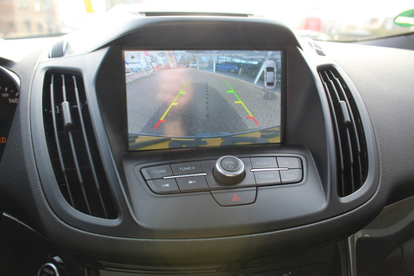 Ford Kuga 1.5 EcoBoost ST Line , 180pk , AWD , 1800kg Trekgewicht Climate control , Navigatie , Camera , Trekhaak Panorama/schuif kantel dak , Dealeronderhouden