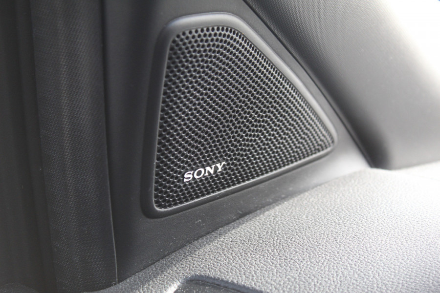 Ford Kuga 1.5 EcoBoost ST Line , 180pk , AWD , 1800kg Trekgewicht Climate control , Navigatie , Camera , Trekhaak Panorama/schuif kantel dak , Dealeronderhouden