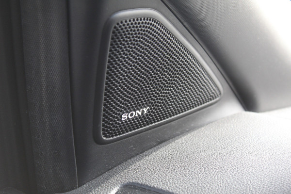 Ford Kuga 1.5 EcoBoost ST Line , 180pk , AWD , 1800kg Trekgewicht Climate control , Navigatie , Camera , Trekhaak Panorama/schuif kantel dak , Dealeronderhouden