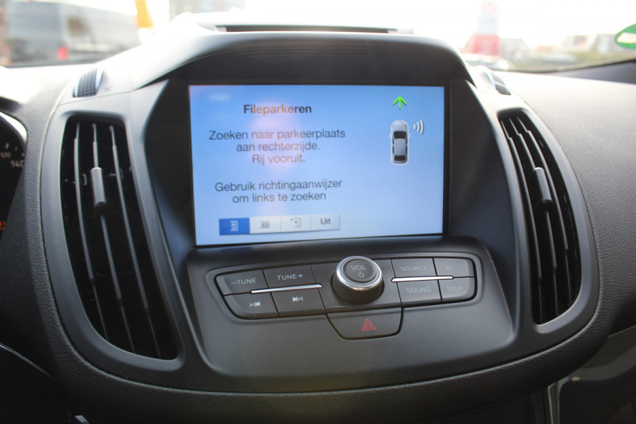 Ford Kuga 1.5 EcoBoost ST Line , 180pk , AWD , 1800kg Trekgewicht Climate control , Navigatie , Camera , Trekhaak Panorama/schuif kantel dak , Dealeronderhouden