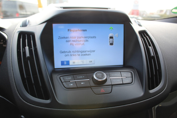 Ford Kuga 1.5 EcoBoost ST Line , 180pk , AWD , 1800kg Trekgewicht Climate control , Navigatie , Camera , Trekhaak Panorama/schuif kantel dak , Dealeronderhouden