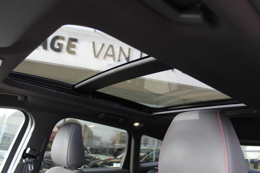 Ford Kuga 1.5 EcoBoost ST Line , 180pk , AWD , 1800kg Trekgewicht Climate control , Navigatie , Camera , Trekhaak Panorama/schuif kantel dak , Dealeronderhouden