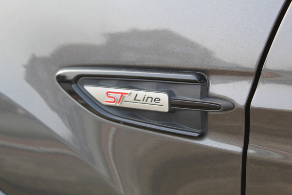 Ford Kuga 1.5 EcoBoost ST Line , 180pk , AWD , 1800kg Trekgewicht Climate control , Navigatie , Camera , Trekhaak Panorama/schuif kantel dak , Dealeronderhouden