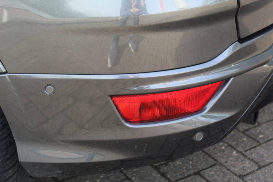 Ford Kuga 1.5 EcoBoost ST Line , 180pk , AWD , 1800kg Trekgewicht Climate control , Navigatie , Camera , Trekhaak Panorama/schuif kantel dak , Dealeronderhouden