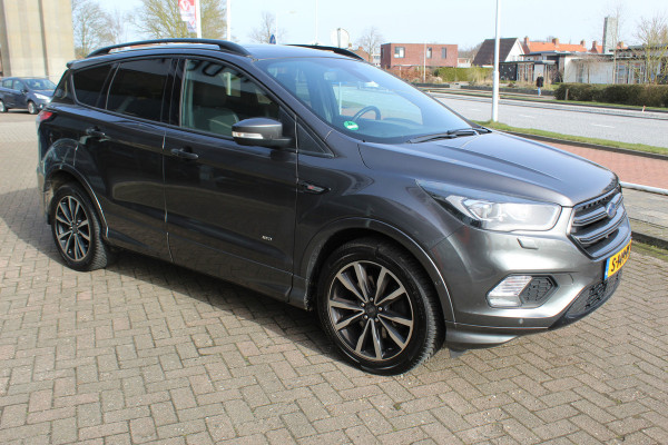 Ford Kuga 1.5 EcoBoost ST Line , 180pk , AWD , 1800kg Trekgewicht Climate control , Navigatie , Camera , Trekhaak Panorama/schuif kantel dak , Dealeronderhouden