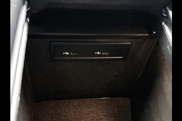 Mercedes-Benz GLC Coupé 300 e 4MATIC Plugin Hybride AMG Line | Digitale Cockpit | Leder | rode remklauwen | Panamericana Grille | Premium pakket Inclusief 24 maanden Mercedes-Benz Certified garantie voor Europa.