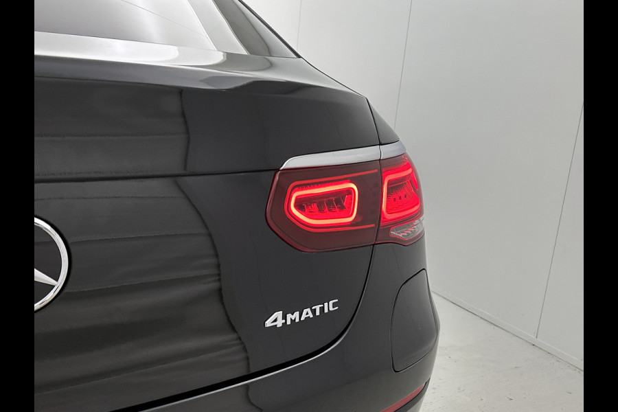 Mercedes-Benz GLC Coupé 300 e 4MATIC Plugin Hybride AMG Line | Digitale Cockpit | Leder | rode remklauwen | Panamericana Grille | Premium pakket Inclusief 24 maanden Mercedes-Benz Certified garantie voor Europa.