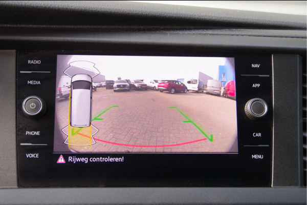 Volkswagen Transporter 2.0 TDI L2 3-ZITS, AUT. LED, 2X SCHUIFDEUR, TREKHAAK, STOELVERWARMING, CAMERA, ADAPT. CRUISE, AIRCO