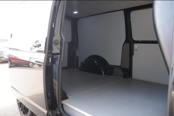 Volkswagen Transporter 2.0 TDI L2 3-ZITS, AUT. LED, 2X SCHUIFDEUR, TREKHAAK, STOELVERWARMING, CAMERA, ADAPT. CRUISE, AIRCO