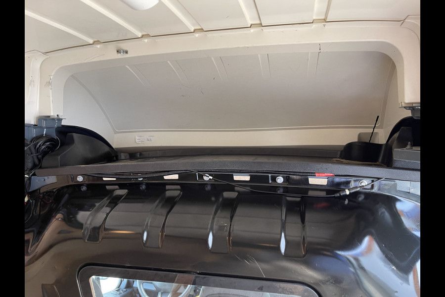 Renault Master T35 2.3 dCi 150pk L3H3 Energy Comfort / vaste prijs rijklaar € 21.950 ex btw / lease vanaf € 358 / ideaal voor camper ombouw / omvormer / standkachel / trekhaak