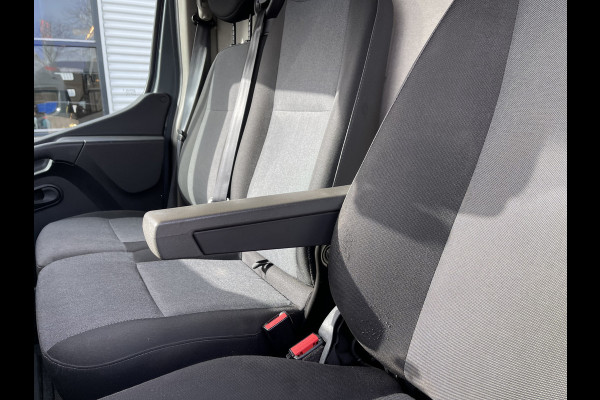 Renault Master T35 2.3 dCi 150pk L3H3 Energy Comfort / vaste prijs rijklaar € 21.950 ex btw / lease vanaf € 358 / ideaal voor camper ombouw / omvormer / standkachel / trekhaak