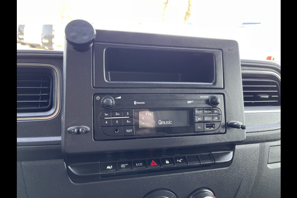 Renault Master T35 2.3 dCi 150pk L3H3 Energy Comfort / vaste prijs rijklaar € 21.950 ex btw / lease vanaf € 358 / ideaal voor camper ombouw / omvormer / standkachel / trekhaak