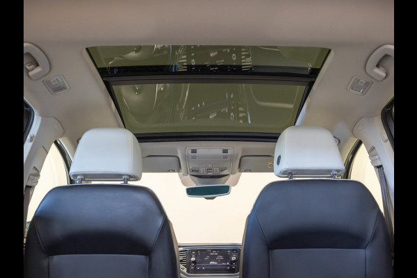 Volkswagen T-Roc 1.5 TSI Style / 150pk / Lederen bekleding / Airco / Achteruitrijcamera / Stoelverwarming / Cruise