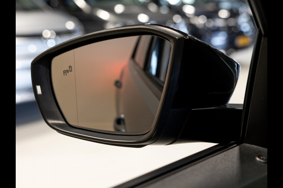 Volkswagen T-Roc 1.5 TSI Style / 150pk / Lederen bekleding / Airco / Achteruitrijcamera / Stoelverwarming / Cruise