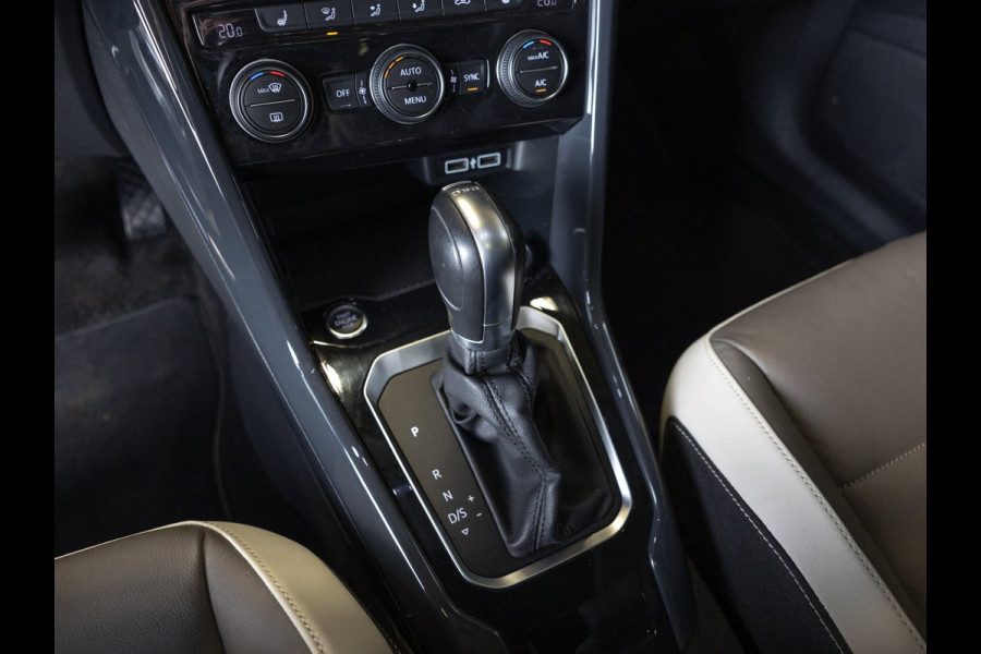 Volkswagen T-Roc 1.5 TSI Style / 150pk / Lederen bekleding / Airco / Achteruitrijcamera / Stoelverwarming / Cruise