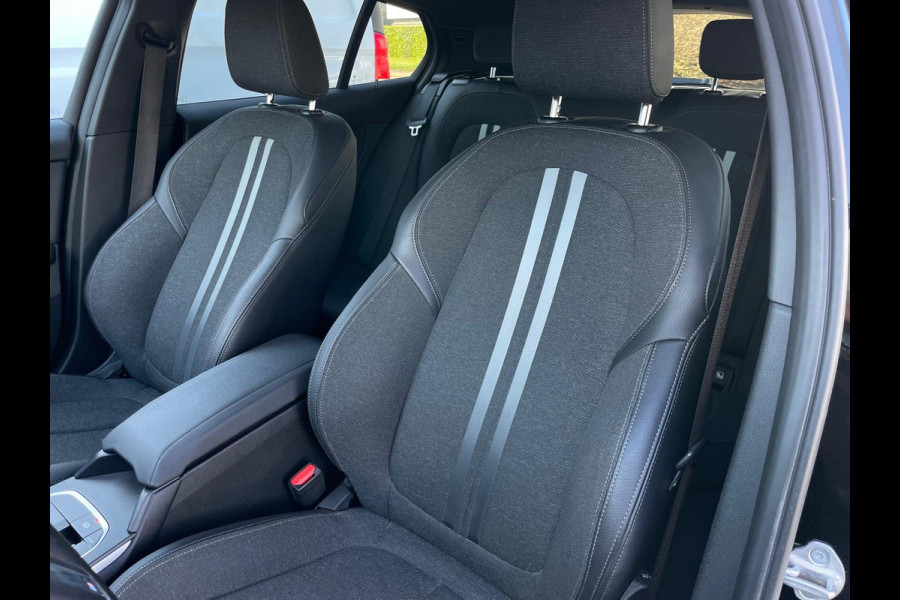 BMW 1-serie 118i High Executive/Automaat/Carplay/Navi/Cruise C