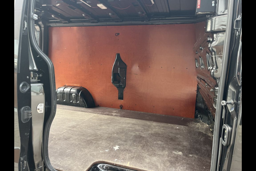 Renault Trafic 2.0 dCi 150pk E6 L2 Work Edition 3 Zits Lease €372 p/m, Airco, Navi Carplay, PDC, Led, Imperiaal, Trekhaak, Cruise controle, Onderhoudshistorie aanwezig