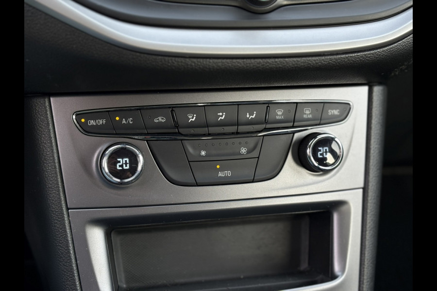 Opel Astra Sports Tourer 1.2 Business Edition | Carplay/Android, PDC, Cruise, Climate, Trekhaak | NAP |