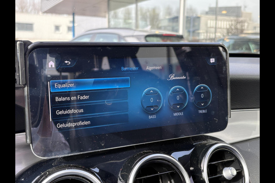 Mercedes-Benz GLC 300e 4MATIC AMG Line 320pk | PHEV | Panoramadak | Stoelverwarming | Burmeister | 360 Camera | Adaptive Cruise |