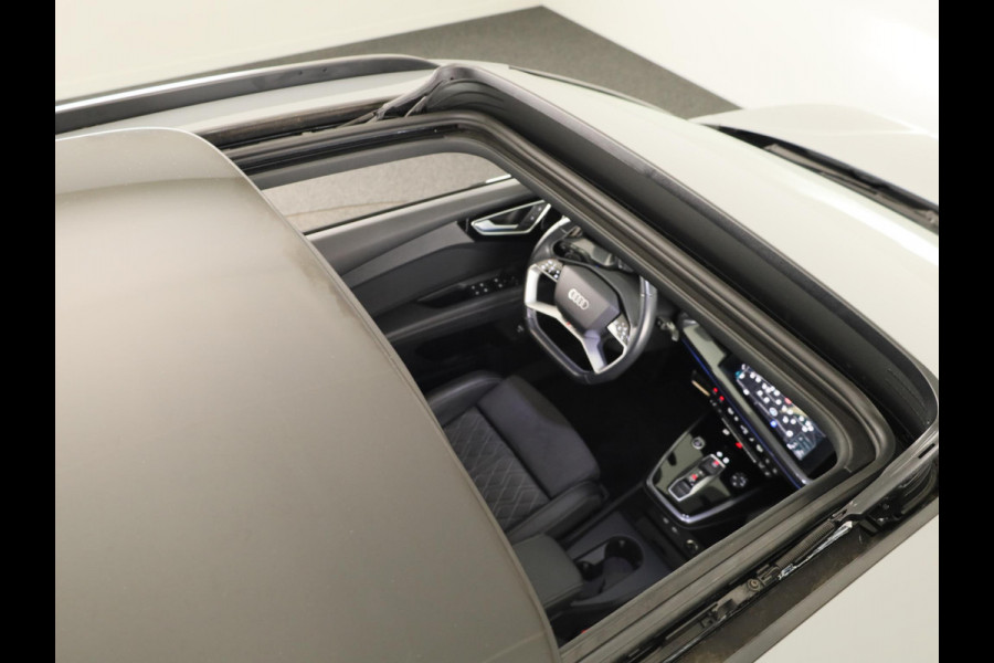 Audi Q4 e-tron 40 S-line 77kWh 204pk | SOH 94% | Panoramadak| Navigatie | Parkeercamera | Lederen bekleding | Keyless pakket | Head up display