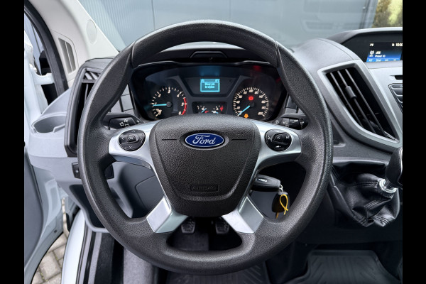 Ford Transit 2.0 TDCI EURO 6 / PICK UP / HIAB KRAAN T-CLX 013 / 2.7 TONS TREKHAAK / 34.988 KM! / 1e EIG. / 3-ZITS / AIRCO / ZEER NETJES