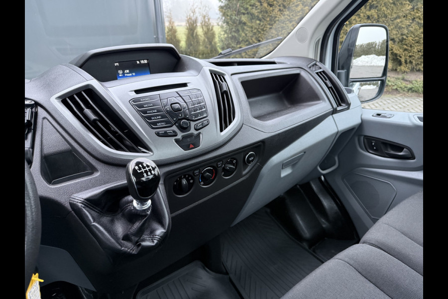 Ford Transit 2.0 TDCI EURO 6 / PICK UP / HIAB KRAAN T-CLX 013 / 2.7 TONS TREKHAAK / 34.988 KM! / 1e EIG. / 3-ZITS / AIRCO / ZEER NETJES