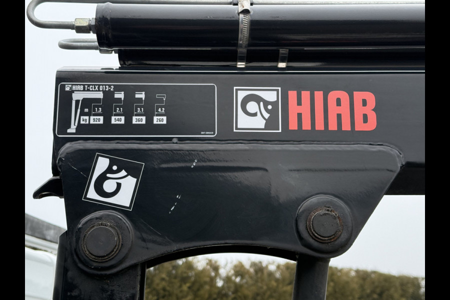 Ford Transit 2.0 TDCI EURO 6 / PICK UP / HIAB KRAAN T-CLX 013 / 2.7 TONS TREKHAAK / 34.988 KM! / 1e EIG. / 3-ZITS / AIRCO / ZEER NETJES