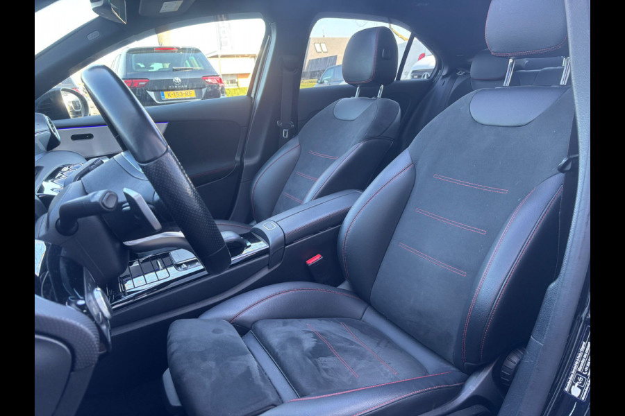 Mercedes-Benz A-Klasse 180 Business Solution AMG Pano | Sfeerverlichting | NL Auto!