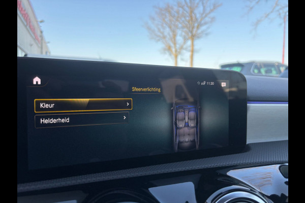 Mercedes-Benz A-Klasse 180 Business Solution AMG Pano | Sfeerverlichting | NL Auto!
