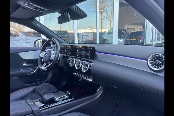 Mercedes-Benz A-Klasse 180 Business Solution AMG Pano | Sfeerverlichting | NL Auto!